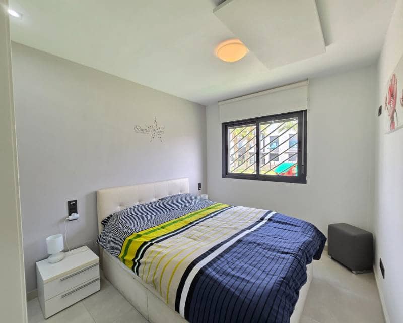 2 soverom Leilighet til salgs i Orihuela Costa med svømmebasseng garasje - € 259 900 (Ref: 9797642)