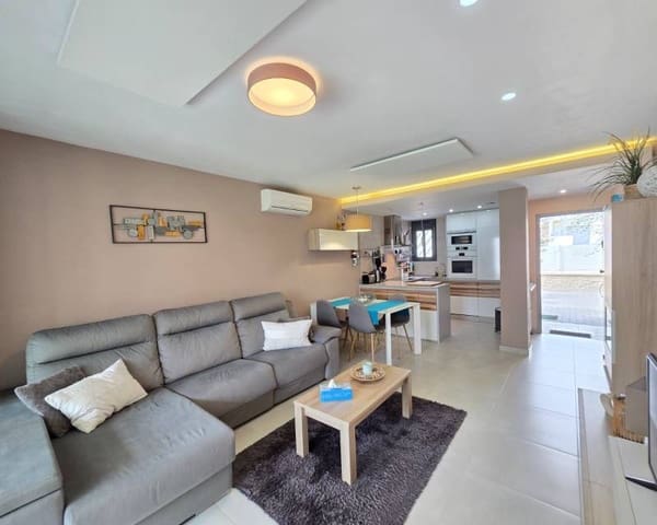 2 slaapkamer Appartement te koop in Punta Prima, Orihuela met zwembad garage - € 259.900 (Ref: 9797642)