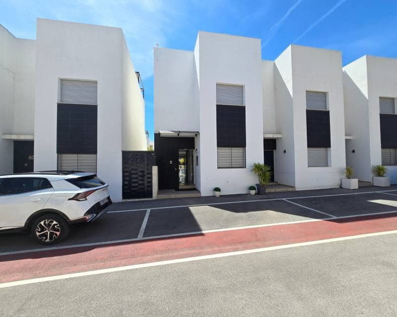 3 chambre Villa/Maison Mitoyenne à vendre à Ciudad Quesada avec piscine - 359 900 € (Ref: 9797643)