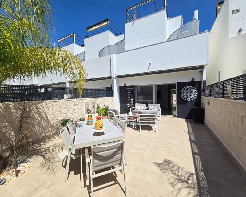 3 chambre Villa/Maison Mitoyenne à vendre à Ciudad Quesada avec piscine - 359 900 € (Ref: 9797643)