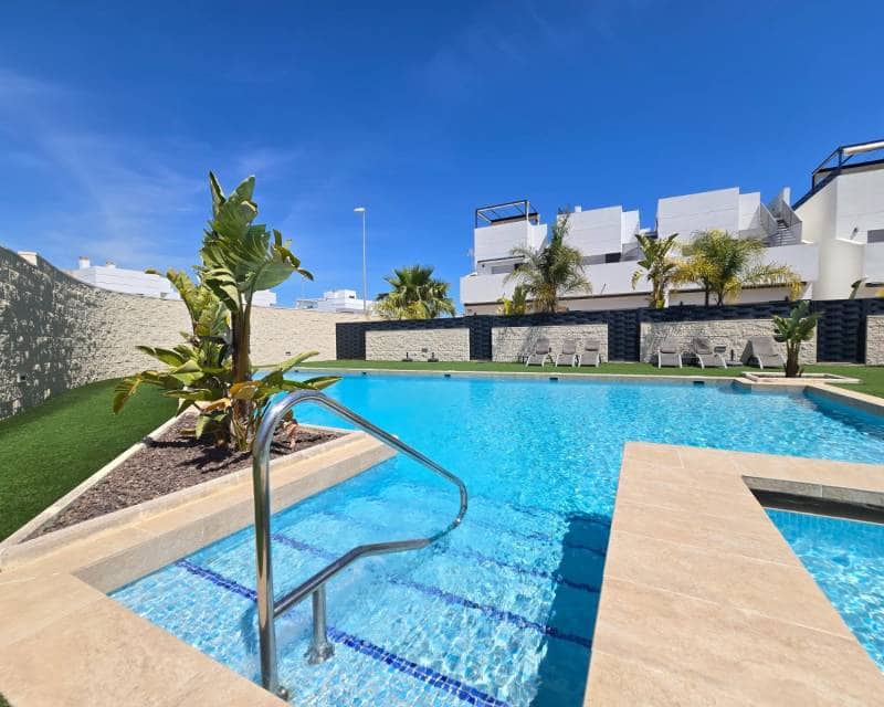 3 chambre Villa/Maison Mitoyenne à vendre à Ciudad Quesada avec piscine - 359 900 € (Ref: 9797643)