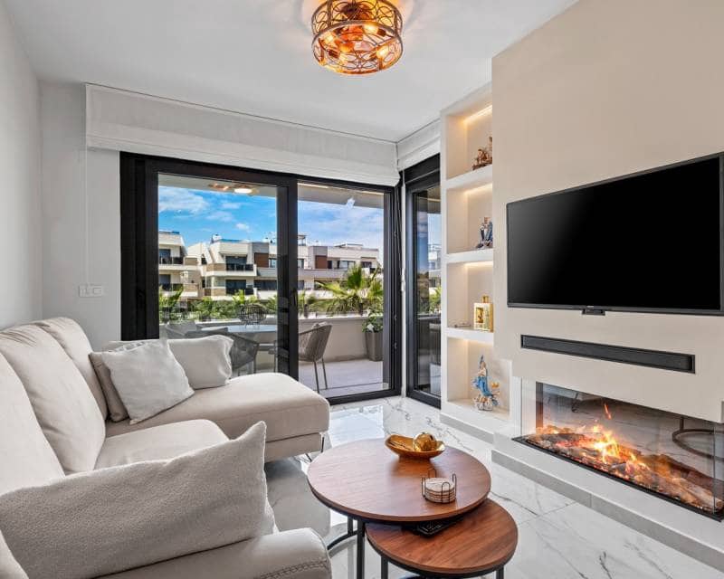 2 makuuhuone Huoneisto myytävänä paikassa Los Altos mukana uima-altaan 
autotalli - 285 000 € (Ref: 9797644)