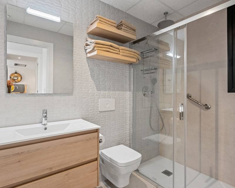 2 makuuhuone Huoneisto myytävänä paikassa Los Altos mukana uima-altaan 
autotalli - 285 000 € (Ref: 9797644)