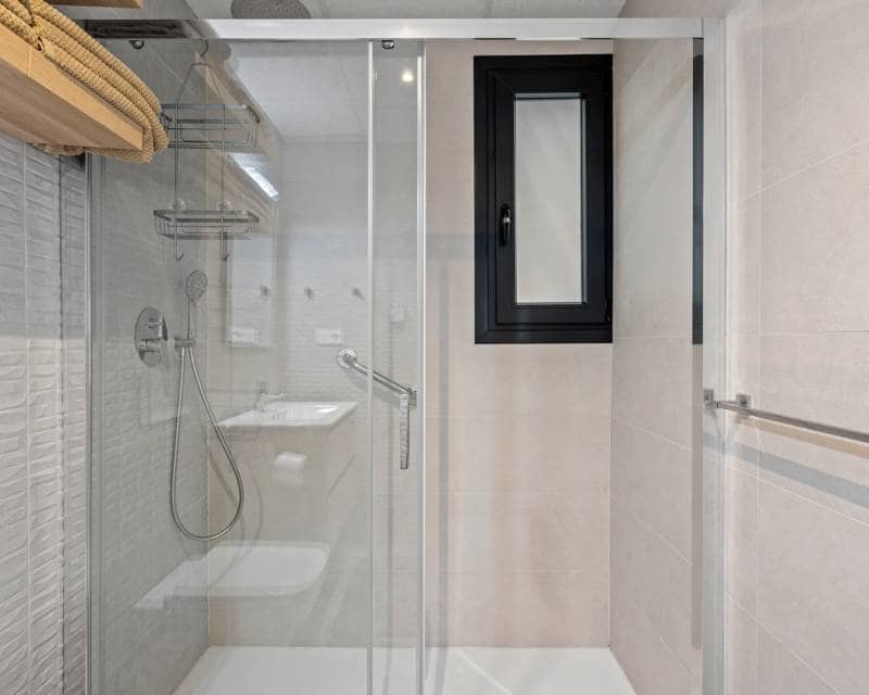 2 makuuhuone Huoneisto myytävänä paikassa Los Altos mukana uima-altaan 
autotalli - 285 000 € (Ref: 9797644)