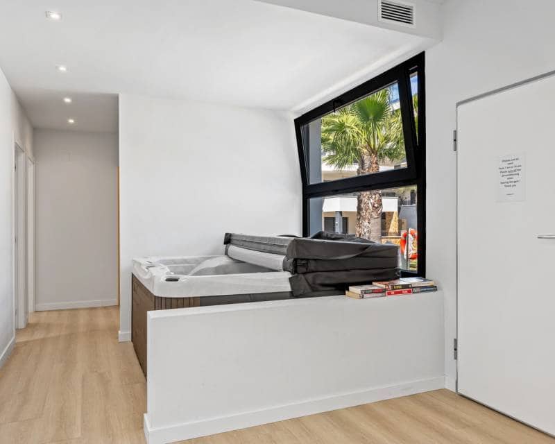 2 makuuhuone Huoneisto myytävänä paikassa Los Altos mukana uima-altaan 
autotalli - 285 000 € (Ref: 9797644)