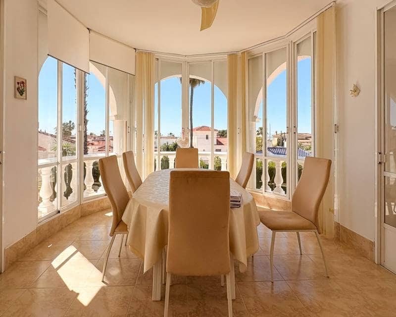 4 soveværelse Villa til salg i Ciudad Quesada med swimmingpool garage - € 734.000 (Ref: 9797650)