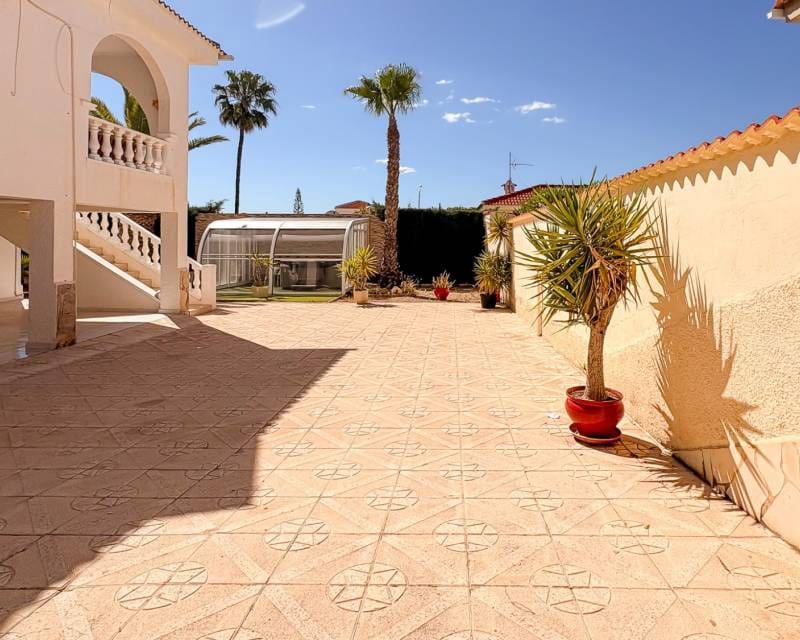 4 soveværelse Villa til salg i Ciudad Quesada med swimmingpool garage - € 734.000 (Ref: 9797650)