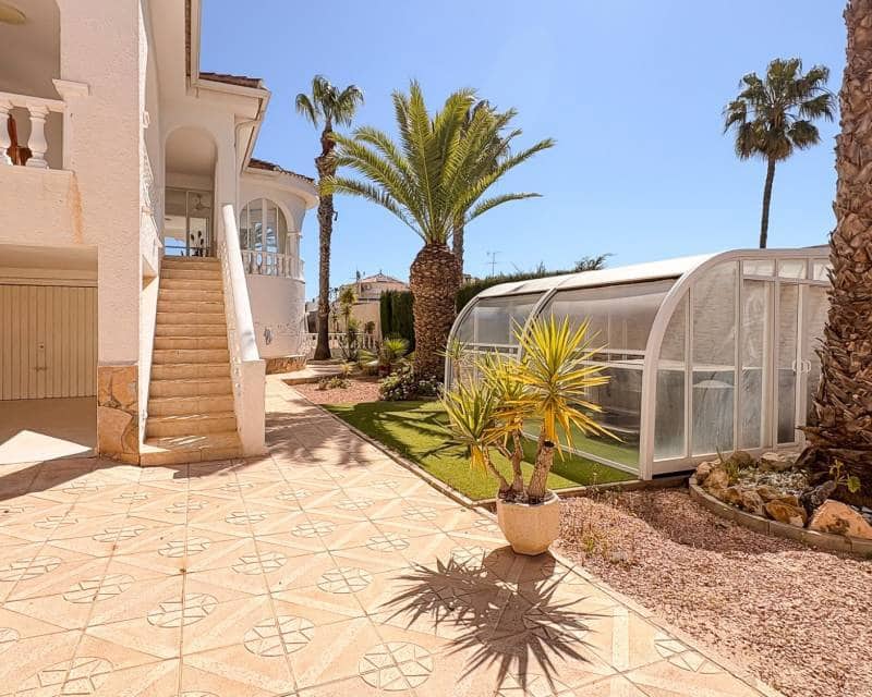 4 soveværelse Villa til salg i Ciudad Quesada med swimmingpool garage - € 734.000 (Ref: 9797650)