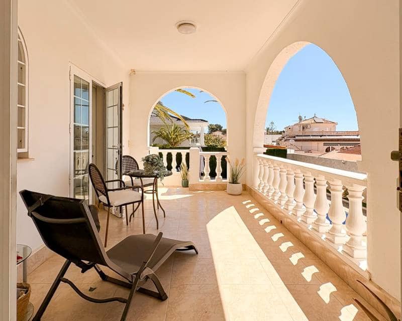 4 soveværelse Villa til salg i Ciudad Quesada med swimmingpool garage - € 734.000 (Ref: 9797650)