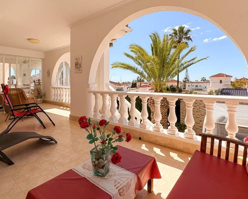 4 soveværelse Villa til salg i Ciudad Quesada med swimmingpool garage - € 734.000 (Ref: 9797650)