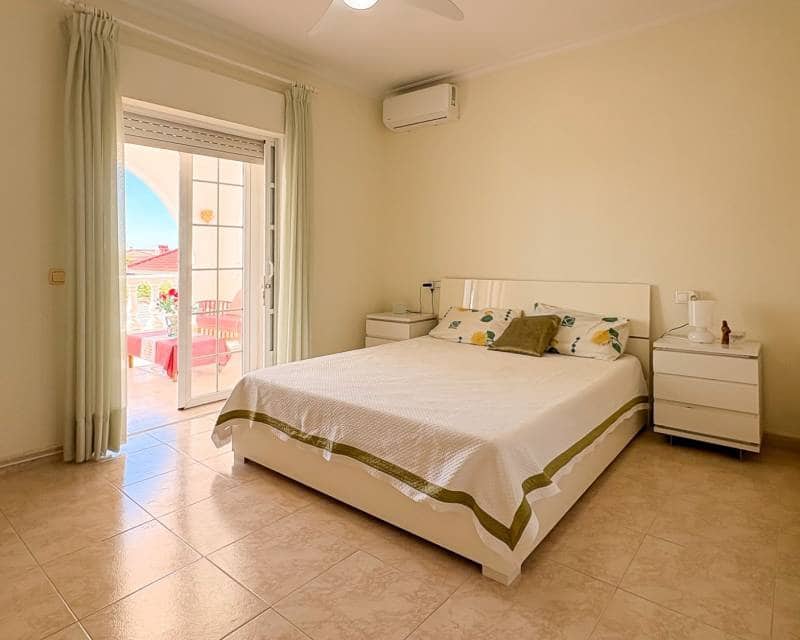 4 soveværelse Villa til salg i Ciudad Quesada med swimmingpool garage - € 734.000 (Ref: 9797650)