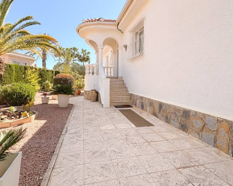 4 soveværelse Villa til salg i Ciudad Quesada med swimmingpool garage - € 734.000 (Ref: 9797650)