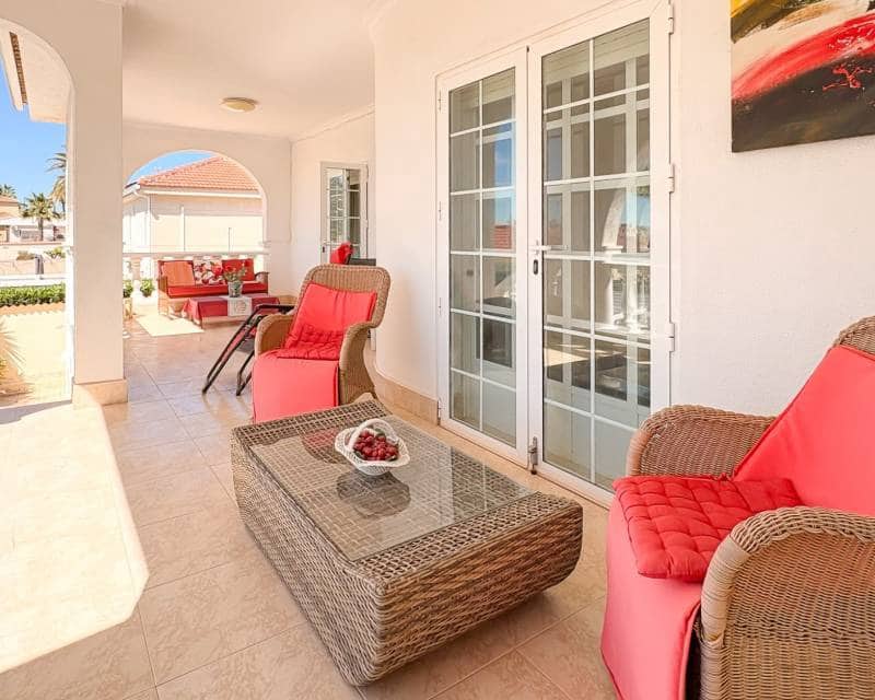 4 soveværelse Villa til salg i Ciudad Quesada med swimmingpool garage - € 734.000 (Ref: 9797650)