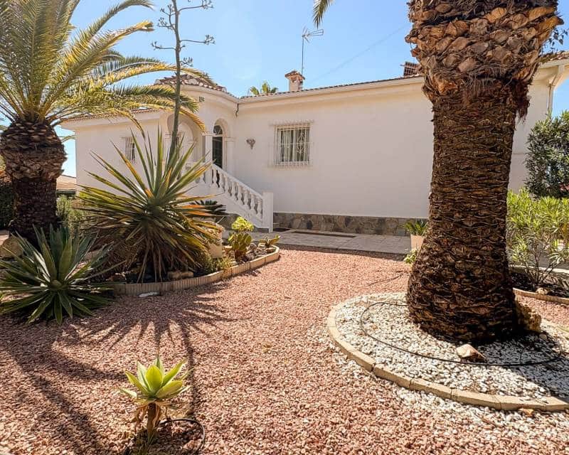 4 soveværelse Villa til salg i Ciudad Quesada med swimmingpool garage - € 734.000 (Ref: 9797650)