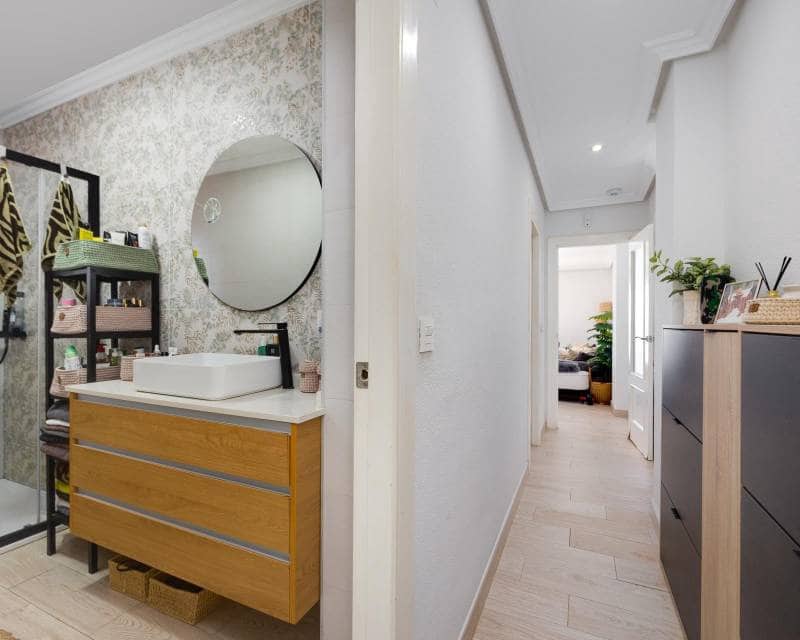 3 makuuhuone Ranta-asunto myytävänä paikassa Torrevieja - 290 000 € (Ref: 9797651)