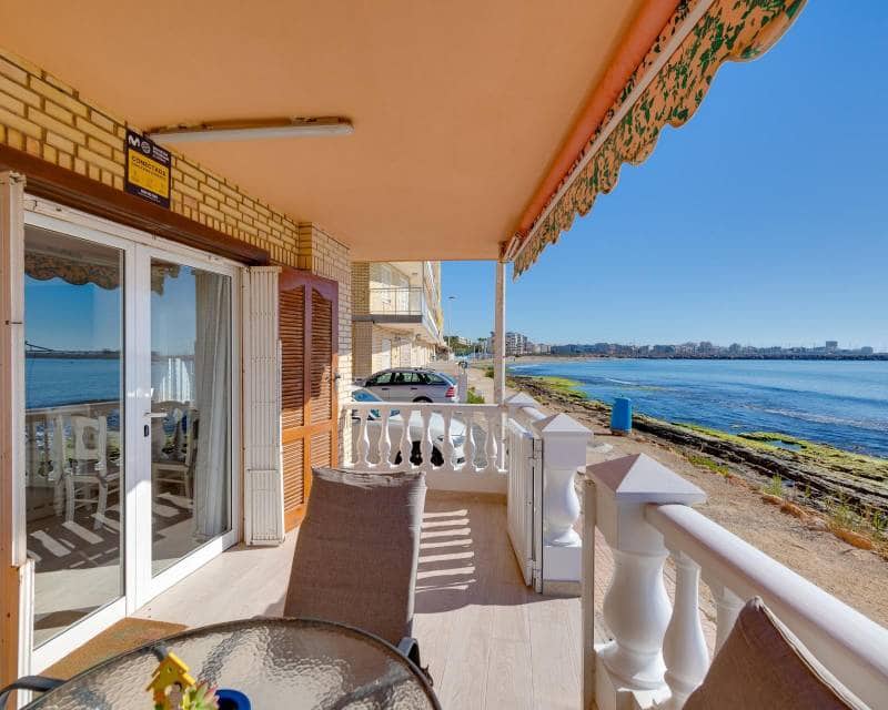 3 makuuhuone Ranta-asunto myytävänä paikassa Torrevieja - 290 000 € (Ref: 9797651)