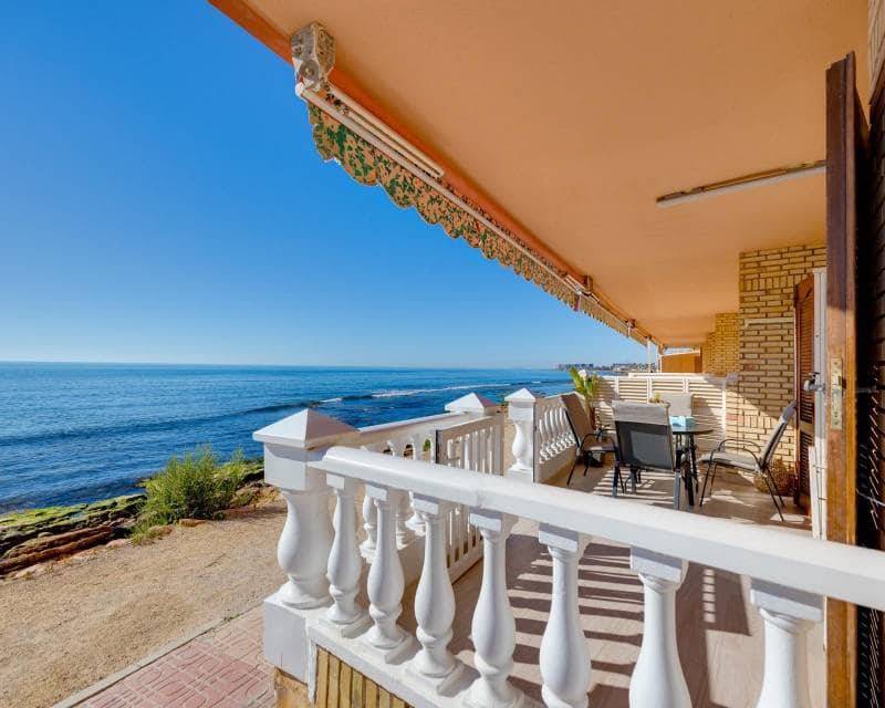 3 makuuhuone Ranta-asunto myytävänä paikassa Torrevieja - 290 000 € (Ref: 9797651)