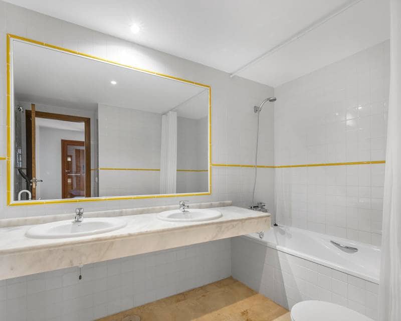 2 soverom Leilighet til salgs i Punta Prima med svømmebasseng garasje - € 345 000 (Ref: 9798012)