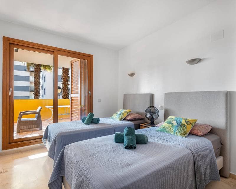 2 soverom Leilighet til salgs i Punta Prima med svømmebasseng garasje - € 345 000 (Ref: 9798012)