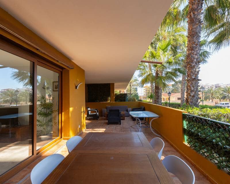 2 soverom Leilighet til salgs i Punta Prima med svømmebasseng garasje - € 345 000 (Ref: 9798012)