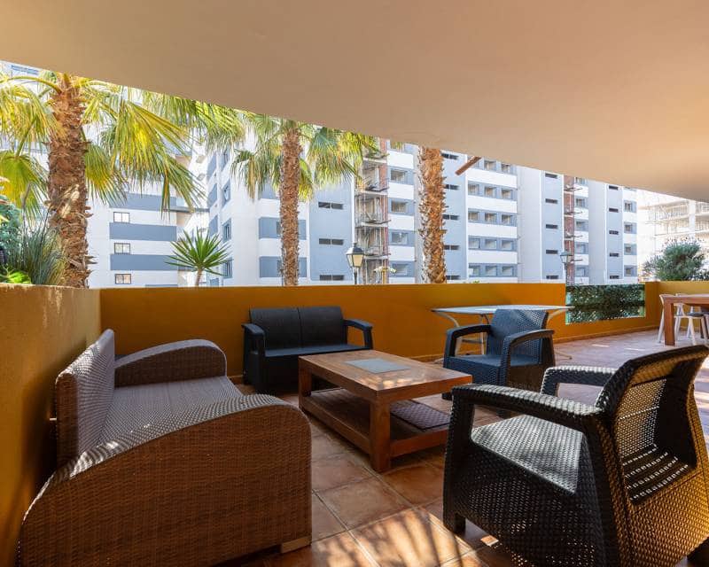 2 soverom Leilighet til salgs i Punta Prima med svømmebasseng garasje - € 345 000 (Ref: 9798012)