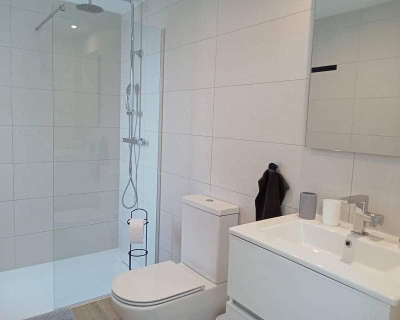 2 soveværelse Lejlighed til salg i Punta Prima med swimmingpool garage - € 539.000 (Ref: 9802884)