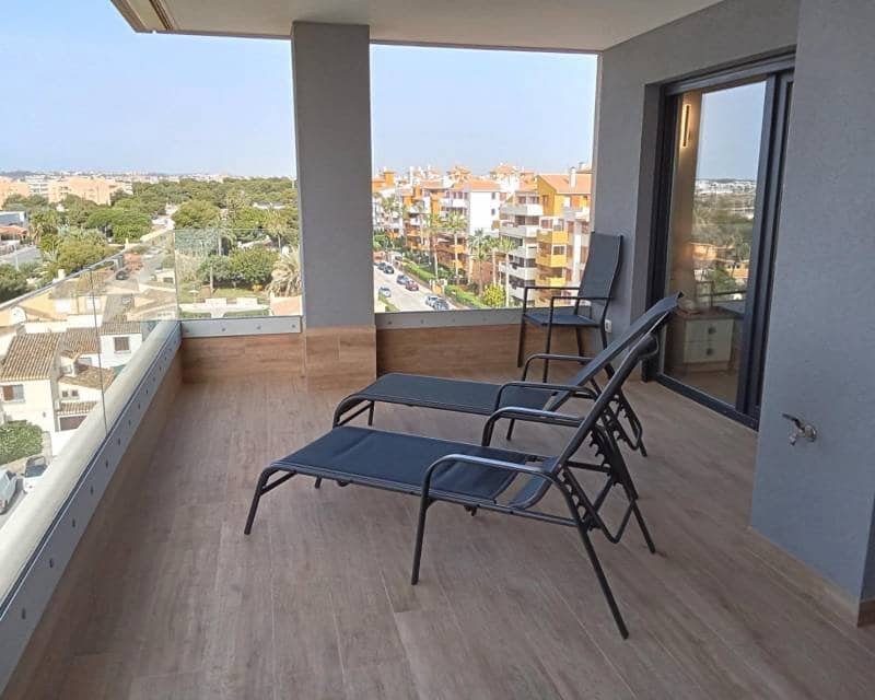 2 soveværelse Lejlighed til salg i Punta Prima med swimmingpool garage - € 539.000 (Ref: 9802884)