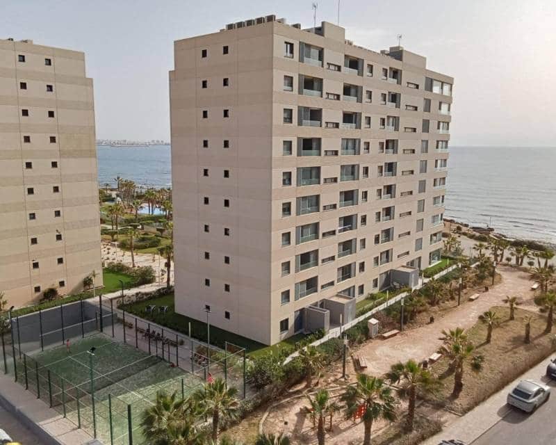 2 soveværelse Lejlighed til salg i Punta Prima med swimmingpool garage - € 539.000 (Ref: 9802884)