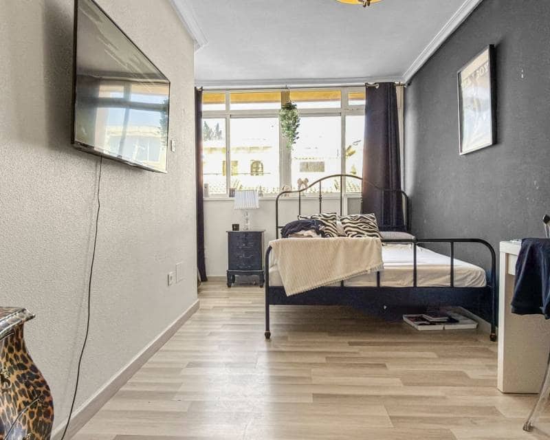 2 chambre Villa/Maison Mitoyenne à vendre à La Florida avec piscine - 179 900 € (Ref: 9807209)