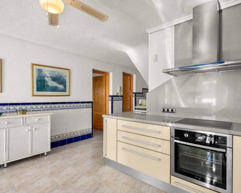 3 soveværelse Villa til salg i Ciudad Quesada med swimmingpool garage - € 495.000 (Ref: 9808599)