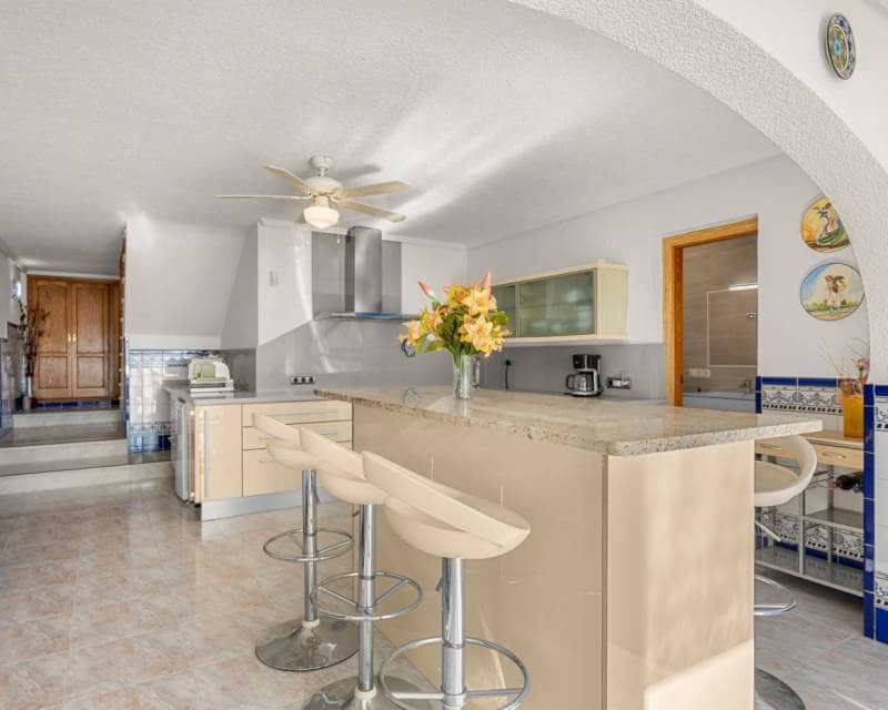 3 soveværelse Villa til salg i Ciudad Quesada med swimmingpool garage - € 495.000 (Ref: 9808599)