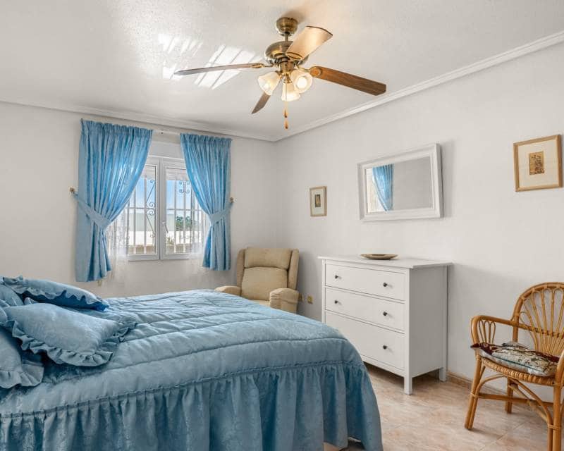 3 soveværelse Villa til salg i Ciudad Quesada med swimmingpool garage - € 495.000 (Ref: 9808599)