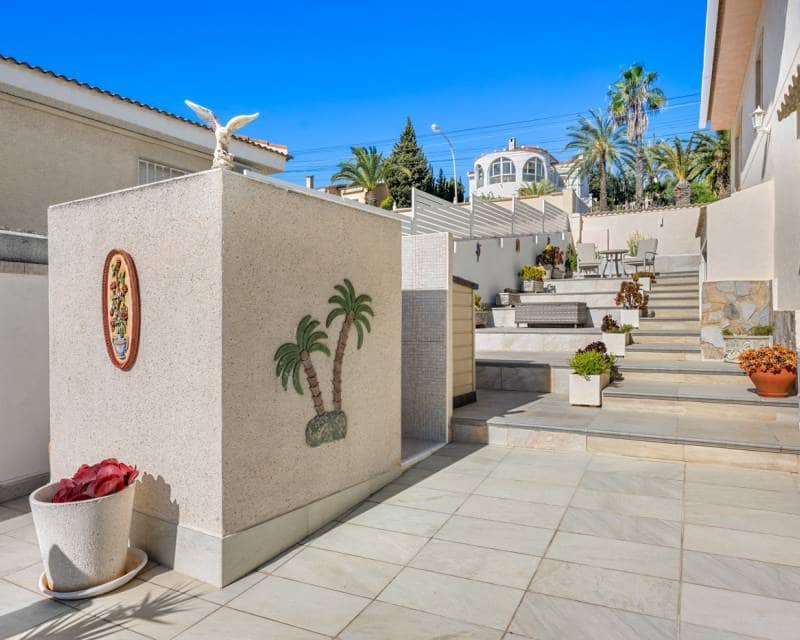 3 soveværelse Villa til salg i Ciudad Quesada med swimmingpool garage - € 495.000 (Ref: 9808599)