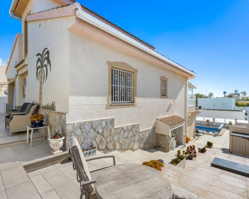 3 soveværelse Villa til salg i Ciudad Quesada med swimmingpool garage - € 495.000 (Ref: 9808599)