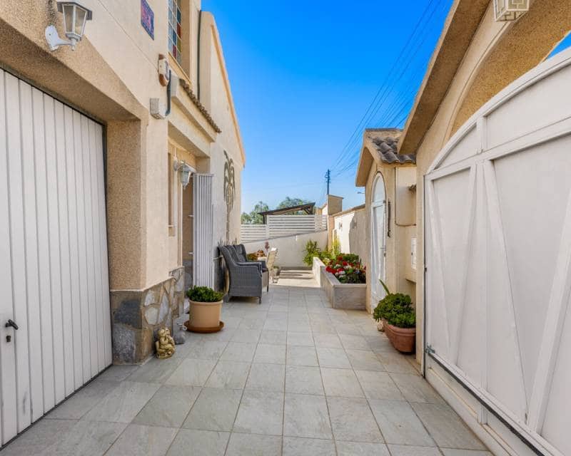 3 soveværelse Villa til salg i Ciudad Quesada med swimmingpool garage - € 495.000 (Ref: 9808599)