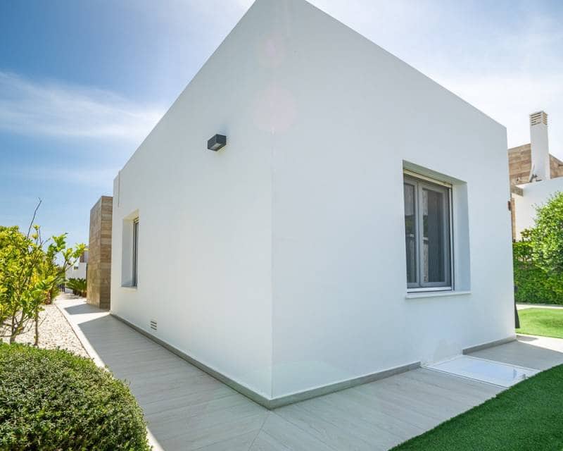 3 bedroom Villa for sale in Algorfa with pool garage - € 585,000 (Ref: 9809846)