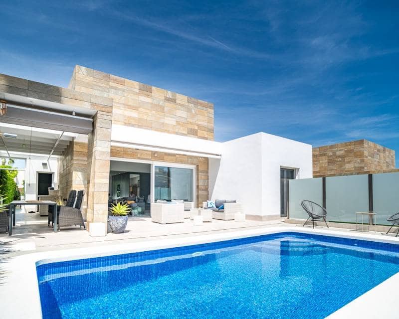 3 bedroom Villa for sale in Algorfa with pool garage - € 585,000 (Ref: 9809846)