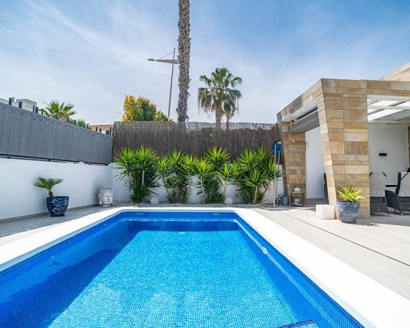 3 bedroom Villa for sale in Algorfa with pool garage - € 585,000 (Ref: 9809846)