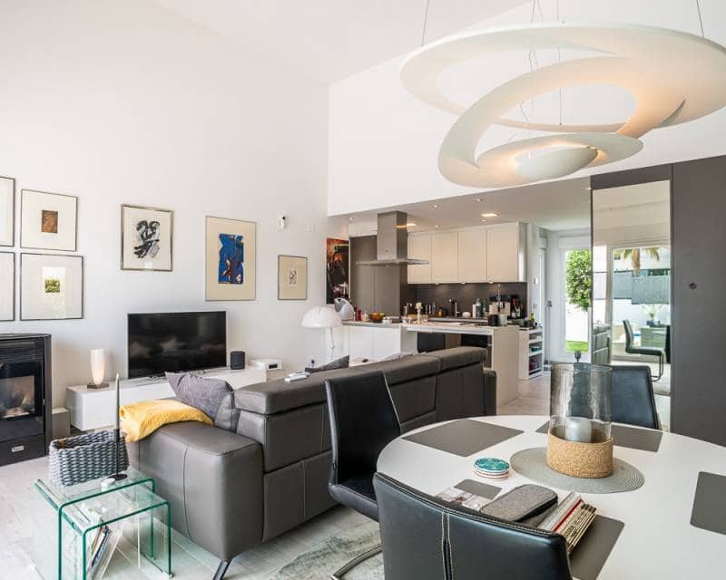 3 bedroom Villa for sale in Algorfa with pool garage - € 585,000 (Ref: 9809846)