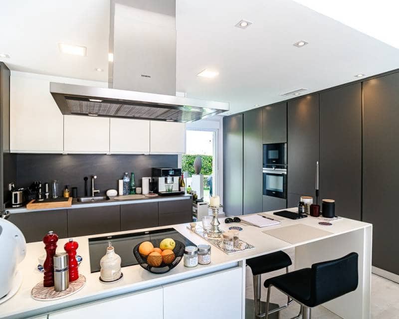 3 bedroom Villa for sale in Algorfa with pool garage - € 585,000 (Ref: 9809846)