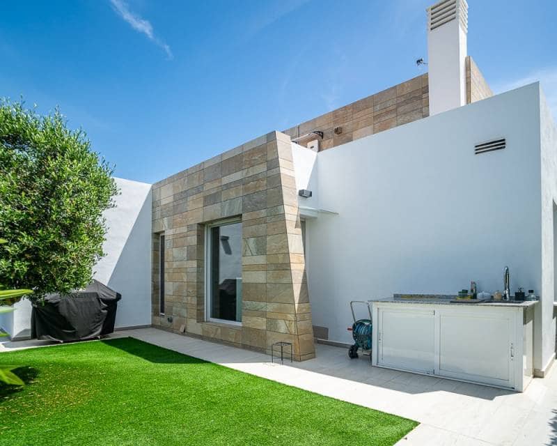 3 bedroom Villa for sale in Algorfa with pool garage - € 585,000 (Ref: 9809846)