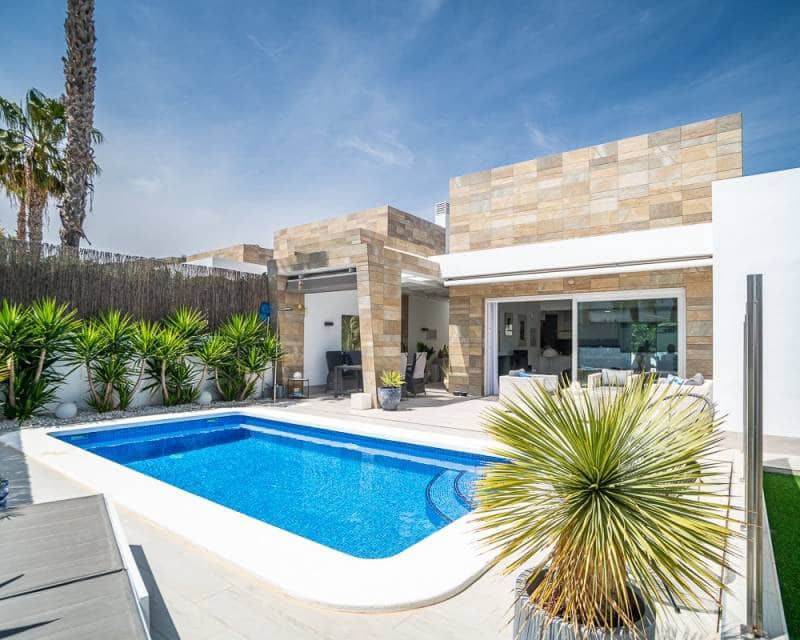 3 bedroom Villa for sale in Algorfa with pool garage - € 585,000 (Ref: 9809846)