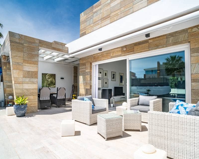 3 bedroom Villa for sale in Algorfa with pool garage - € 585,000 (Ref: 9809846)