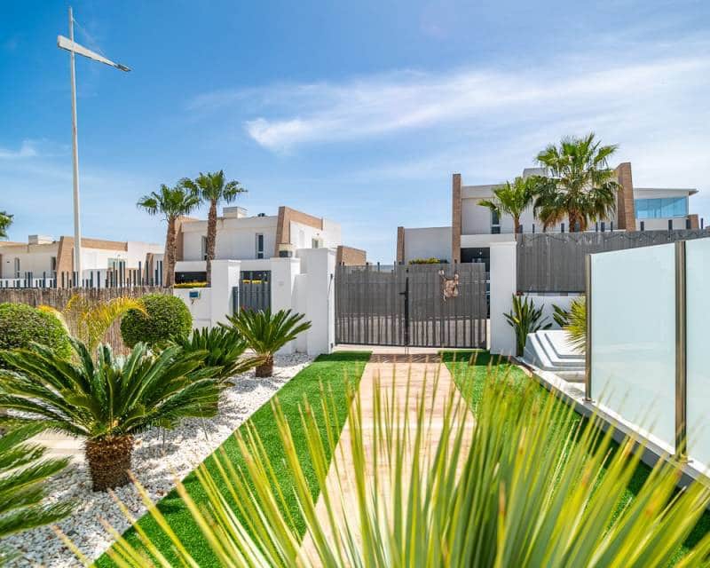 3 bedroom Villa for sale in Algorfa with pool garage - € 585,000 (Ref: 9809846)