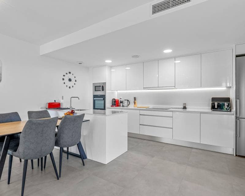 3 soveværelse Lejlighed til salg i Campoamor med swimmingpool - € 349.000 (Ref: 9816642)