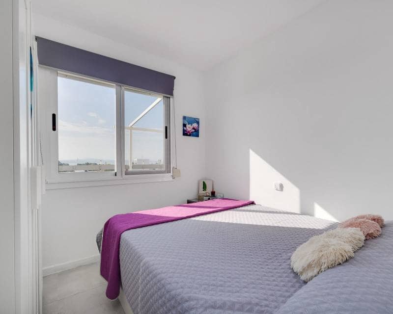 3 sypialnia Penthouse na sprzedaż w Torrevieja - 299 000 € (Ref: 9818626)