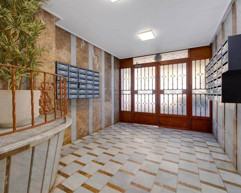 3 sypialnia Penthouse na sprzedaż w Torrevieja - 299 000 € (Ref: 9818626)
