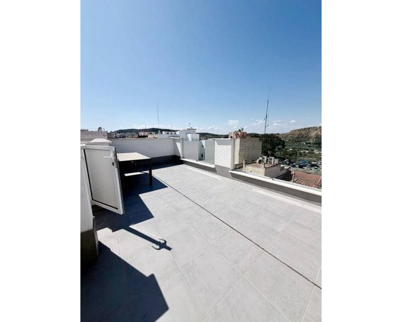 3 chambre Penthouse à vendre à Guardamar del Segura avec garage - 460 000 € (Ref: 9819249)
