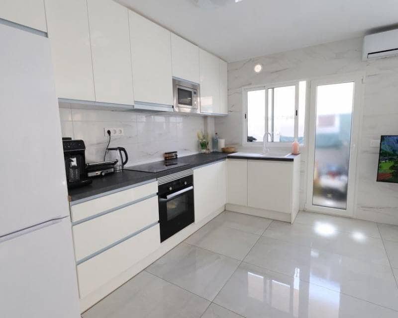 3 slaapkamer Appartement te koop in Torrevieja met garage - € 249.000 (Ref: 9821225)