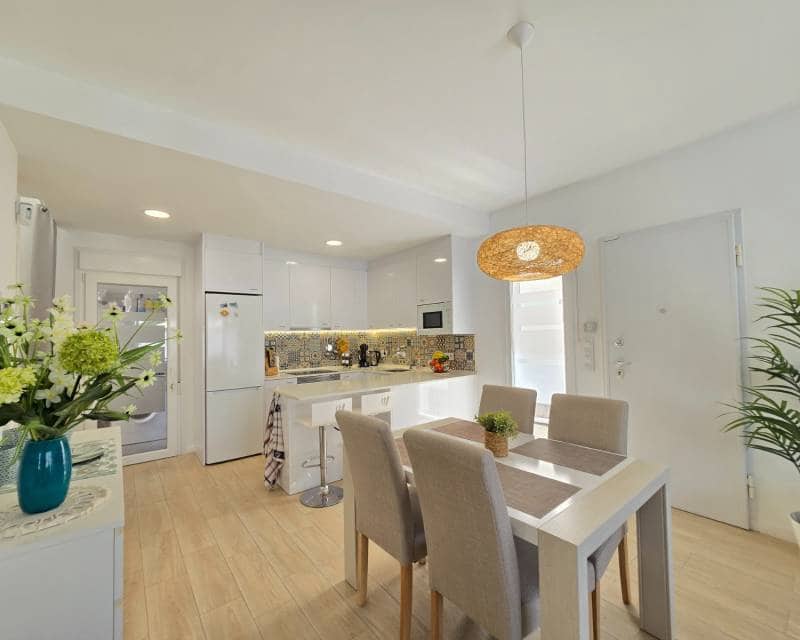 3 soveværelse Villa til salg i Pilar de la Horadada med swimmingpool garage - € 450.000 (Ref: 9821226)